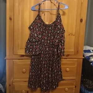 MULTI-COLOR GEO PRINT CHALLIS COLD SHOULDER DRESS